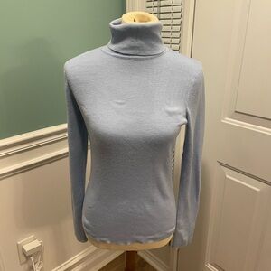 Women’s Old Navy Light Blue Turtleneck Sweater M